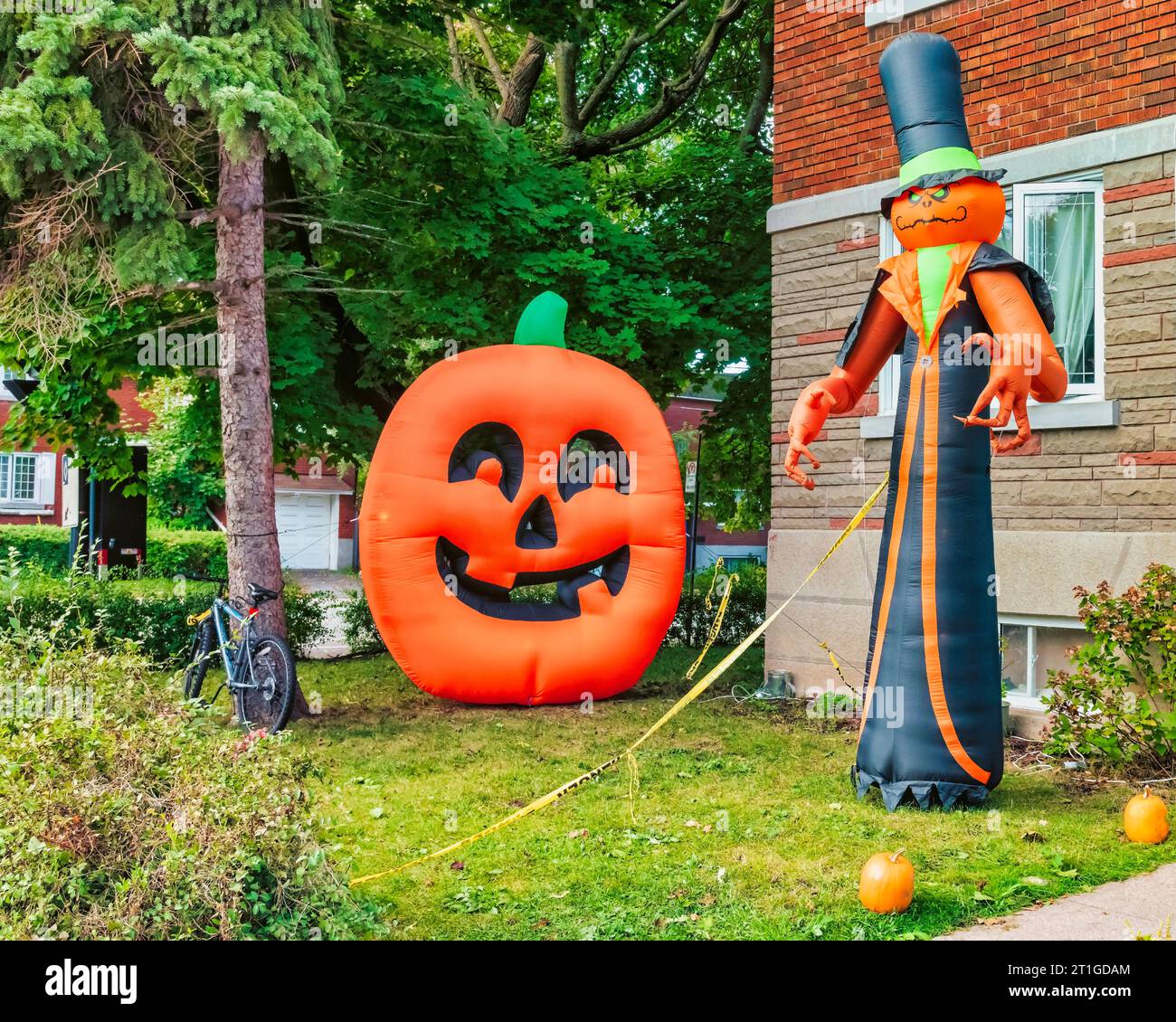 Décorations d'Halloween - scènes de voisinage Banque D'Images