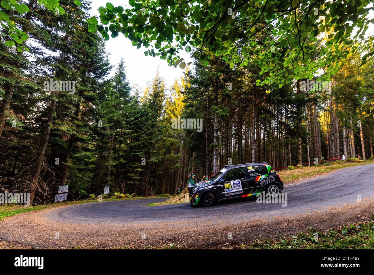 Ambert, France. 13 octobre 2023. 145 AIZIER Frederic, BELUCHE Ophelie, Renault CLIO RAGNOTTI N3, action lors de la finale de la coupe de France des Rallyes Ambert 2023, du 12 au 14 octobre 2023 à Ambert, France - photo Damien Saulnier/DPPI crédit : DPPI Media/Alamy Live News Banque D'Images