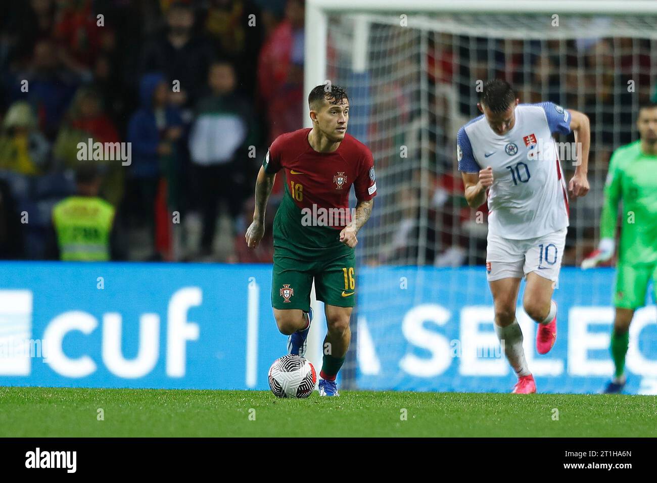 Otavio (por), le 13 OCTOBRE 2023 - football / football : Tour de qualification de l'UEFA Euro 2024 Match du Groupe J entre Portugal 3-2 Slovaquie à l'Estadio do Dragao à Porto, Portugal. (Photo de Mutsu Kawamori/AFLO) Banque D'Images