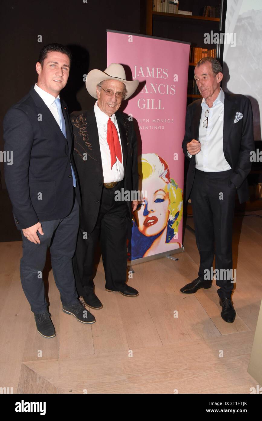 Ted Bauer Premium Modern Art James Francis Gill Kuenstler Andreas Baumgartl Galerist Muenchen 12.10.2023 Empfang Palasthalle Palais Montgelas Bay.Hof Galerie Baumgartl Vernissage James Francis Gill -Marilyn Monroe peintures Kuenstler Muenchen *** Ted Bauer Premium Modern Art James Francis Gill artiste Andreas Baumgartl propriétaire de Munich 12 10 2023 réception Palasthalle palais Montgelas Bay Hof Galerie Baumgartl vernissage James Francis Gill Marilyn Monroe peintures artiste Munich crédit : Imago/Alamy Live News Banque D'Images