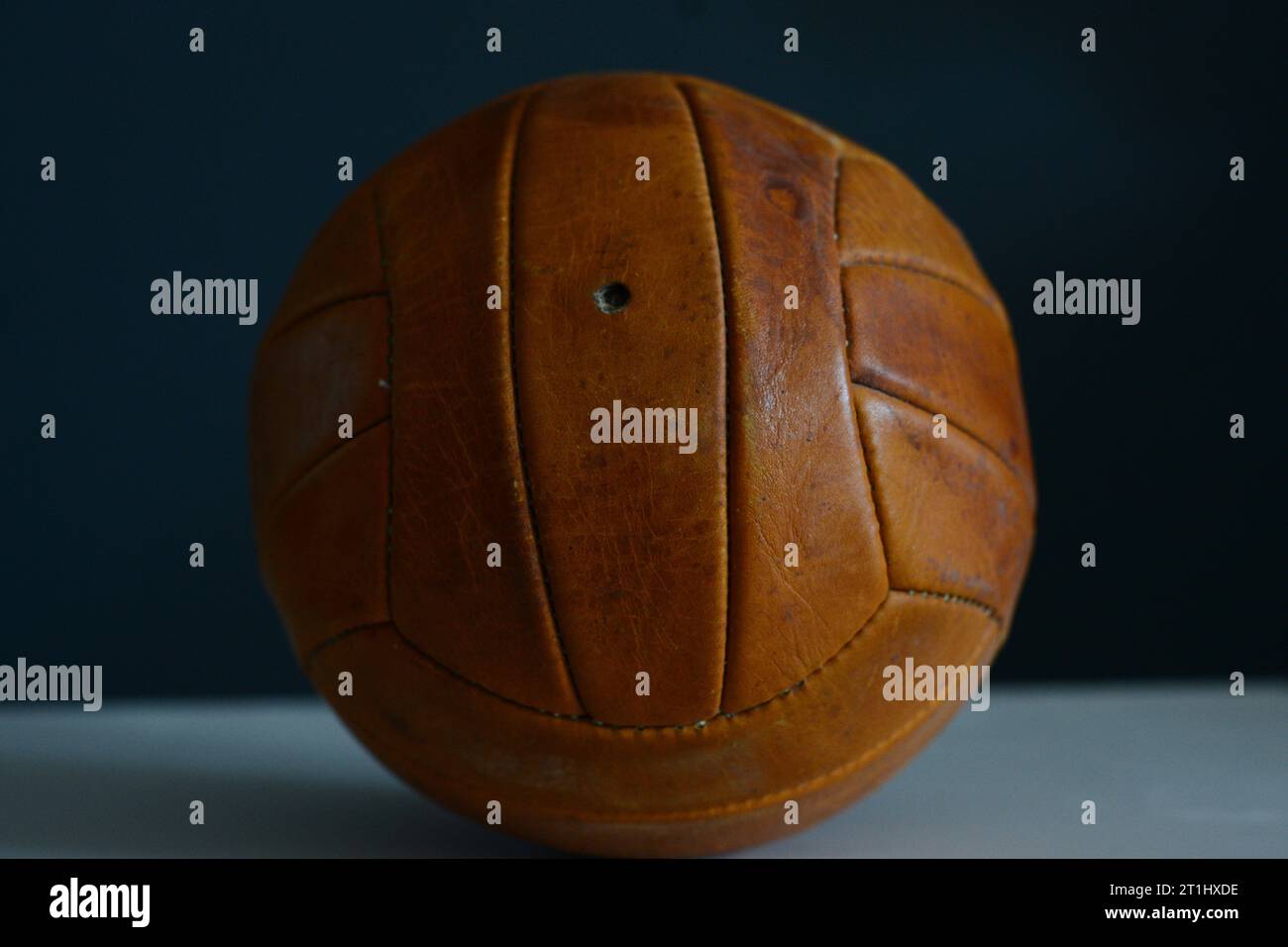 Ballon de football classique , ballon rétro/vintage /Cristi Stavri Banque D'Images