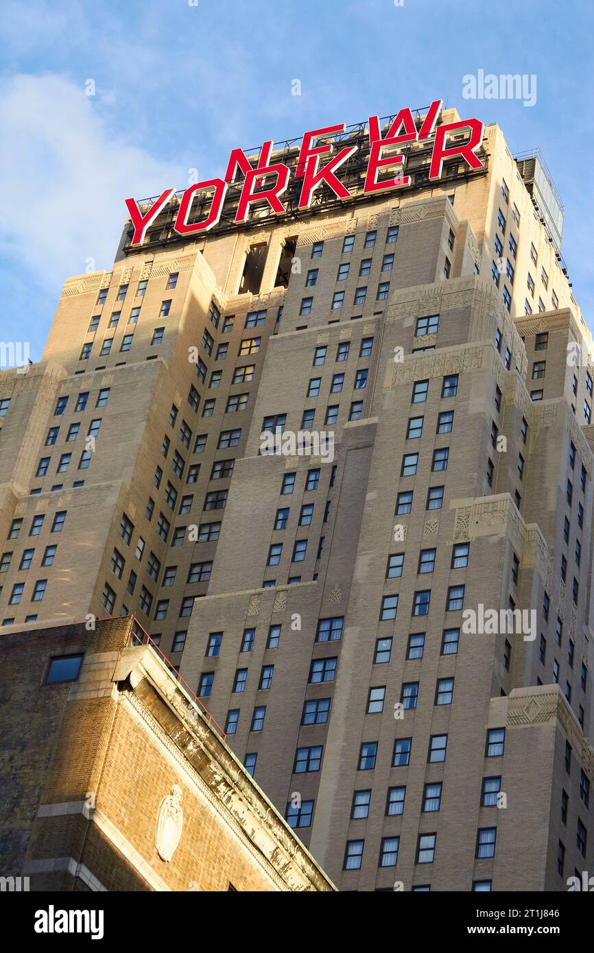 Le New Yorker Hotel, une tour de style Art déco construite en 1930, est Un bâtiment à usage mixte situé dans la cuisine de Hell's Kitchen Area de Manhatten. Banque D'Images