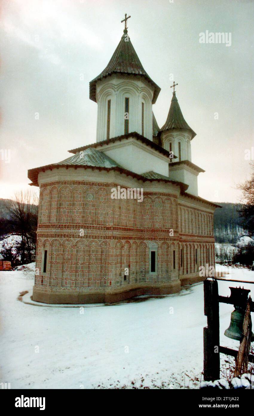 Tutana, comté d'Arges, Roumanie, 2000. Vue extérieure de St. Église Athanase au monastère de Tutana, monument historique du 15e siècle. Banque D'Images