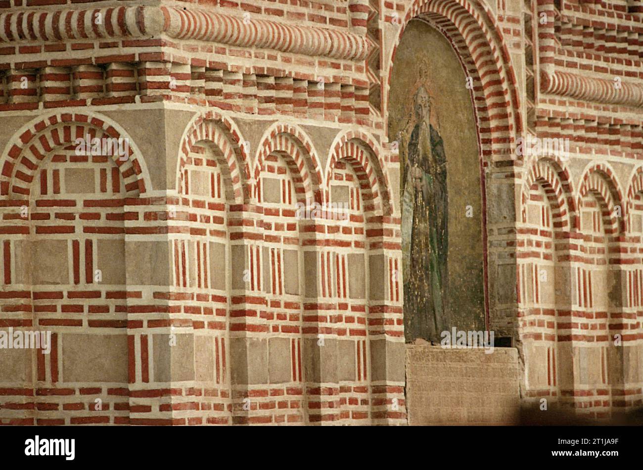 Tutana, comté d'Arges, Roumanie, 2000. Vue extérieure de St. Église Athanase au monastère de Tutana, monument historique du 15e siècle. Banque D'Images