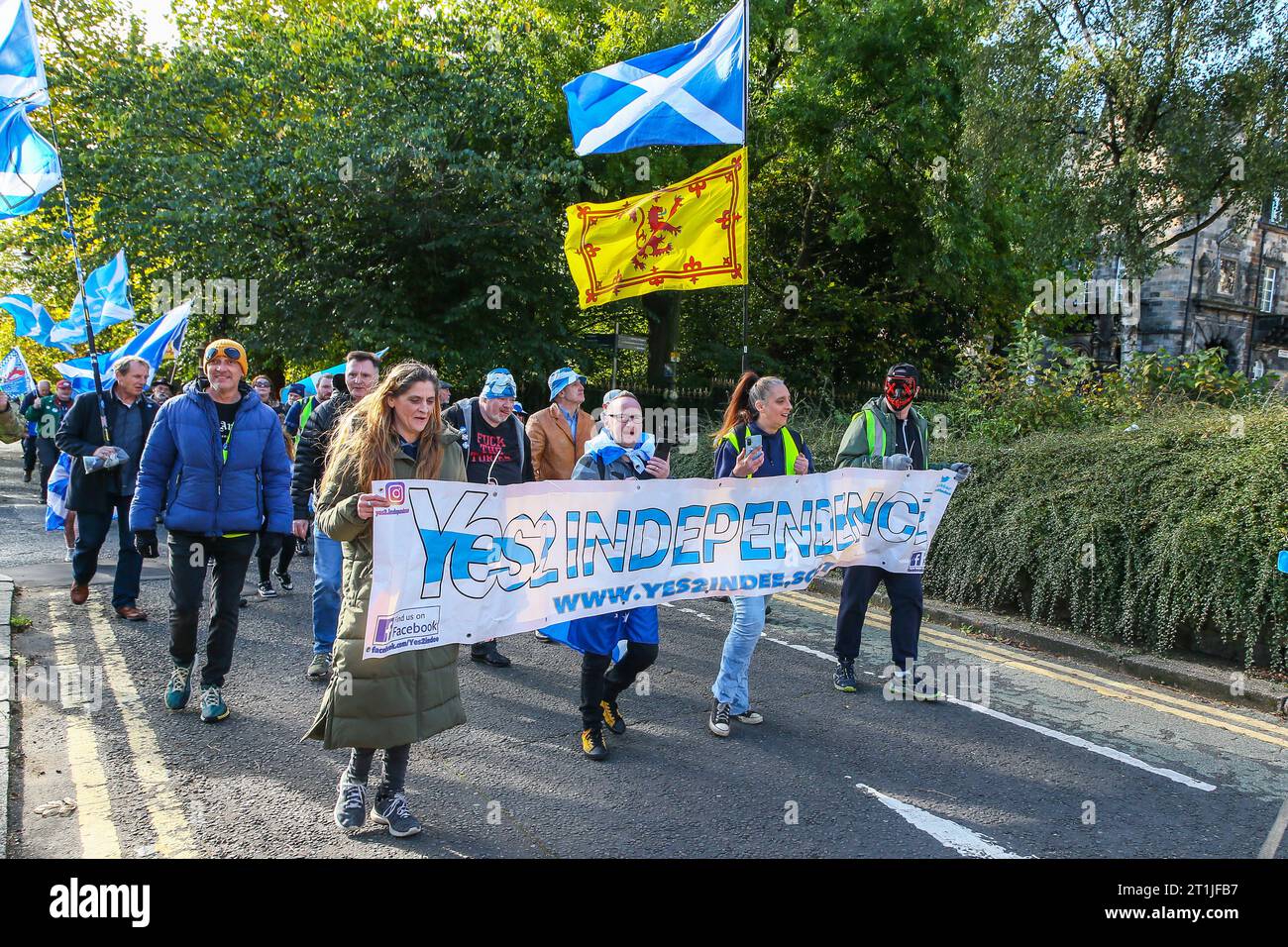 14 octobre 23, Glasgow, Royaume-Uni. Yes2Indepence, une organisation pro 'indépendance pour l'Écosse' a organisé un rassemblement dans le centre-ville de Glasgow. Cela a été initialement autorisé pour 10 000 manifestants, puis réautorisé pour 500, et le jour, (la veille de la conférence annuelle du Parti national écossais), environ 100 ont participé. Crédit : Findlay/Alamy Live News Banque D'Images 14 octobre 23, Glasgow, Royaume-Uni. Yes2Indepence, une organisation pro 'indépendance pour l'Écosse' a organisé un rassemblement dans le centre-ville de Glasgow. Cela a été initialement autorisé pour 10 000 manifestants, puis réautorisé pour 500, et le jour, (la veille de la conférence annuelle du Parti national écossais), environ 100 ont participé. Crédit : Findlay/Alamy Live News Banque D'Images