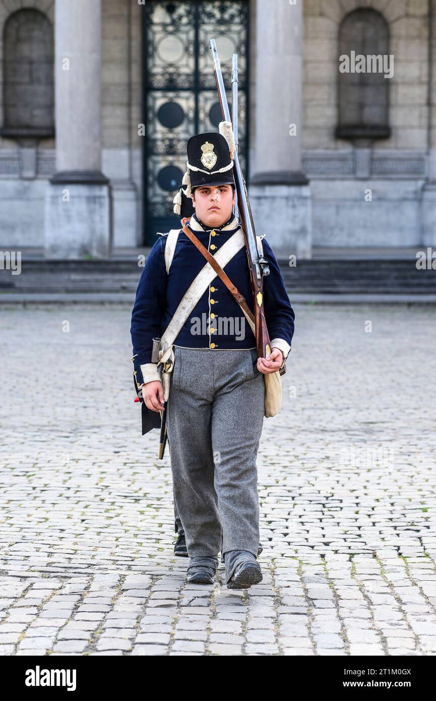 Reconstruction historique de diverses périodes de l'histoire, visites, événements spéciaux pour le 100e anniversaire du Musée militaire royal à Bru Banque D'Images