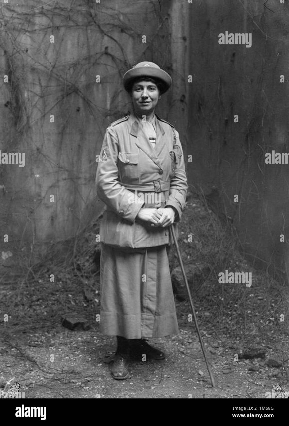 Ministère de l'information Première Guerre mondiale Collection officielle Type d'uniforme porté par les femmes, Commandant des forces territoriales de signaleurs. Banque D'Images