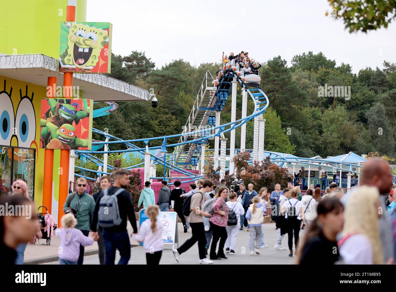 Bottrop Movie Park, Allemagne. 13 octobre 2023. Dans Bottrop Jimmy Neutron s Atomic Flyer *** 13 10 2023 Bottrop Movie Park Allemagne dans Bottrop Jimmy Neutron s Atomic Flyer Credit : Imago/Alamy Live News Banque D'Images