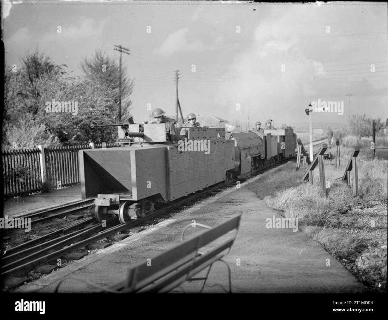 L'Armée britannique au Royaume-Uni 1939-45 Troupes du Somerset Light Infantry man un train blindé sur le Romney, Hythe et Dymchurch Railway miniature dans le Kent, le 14 octobre 1940. Banque D'Images