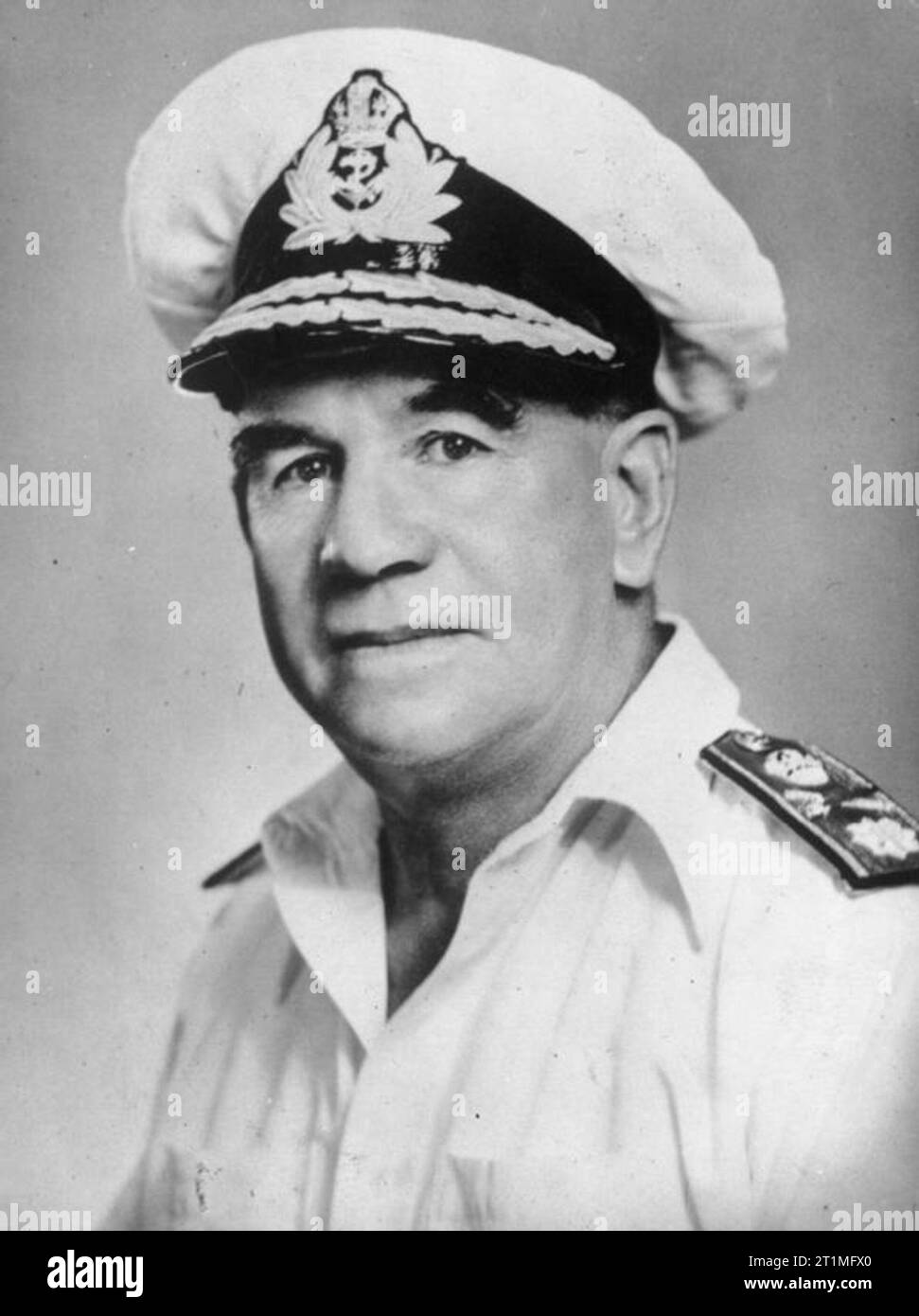 Le Royal Marine indienne pendant la Seconde Guerre mondiale d'une tête et épaules portrait du Contre-amiral A R Rattray CIE RIN. Banque D'Images