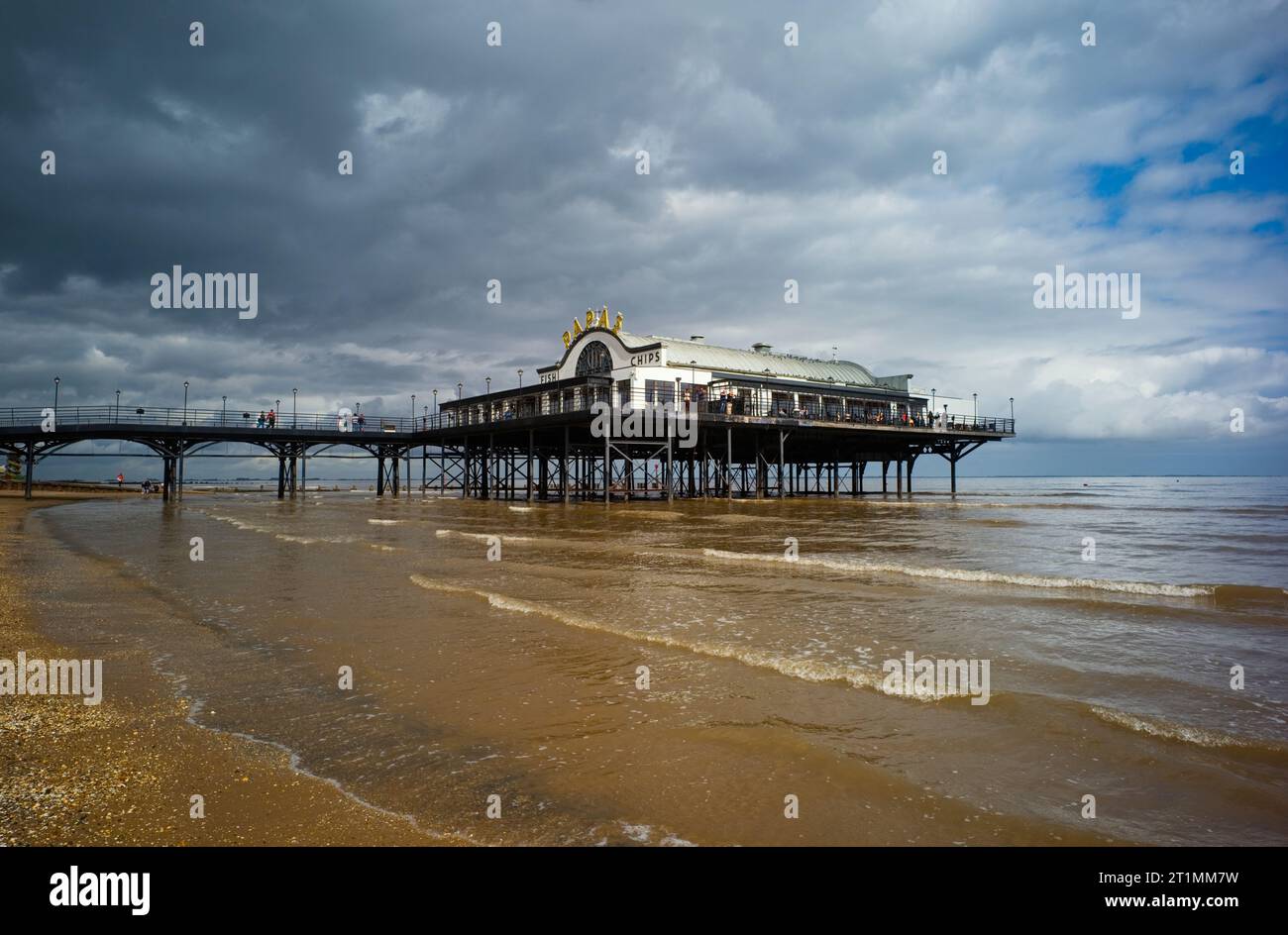 Restaurant Papas Fish and chips sur la jetée Cleethorpes Banque D'Images