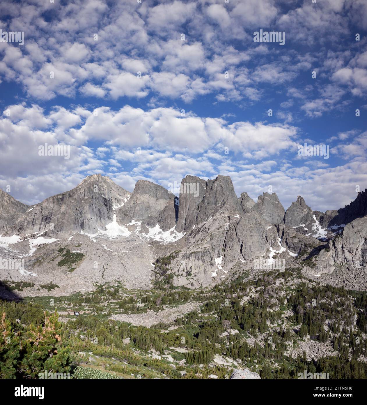 WY05449-00....WYOMING - le cirque des tours forme Jackass Pass, Popo Agie Wilderness, Shoshone National Forest. Banque D'Images