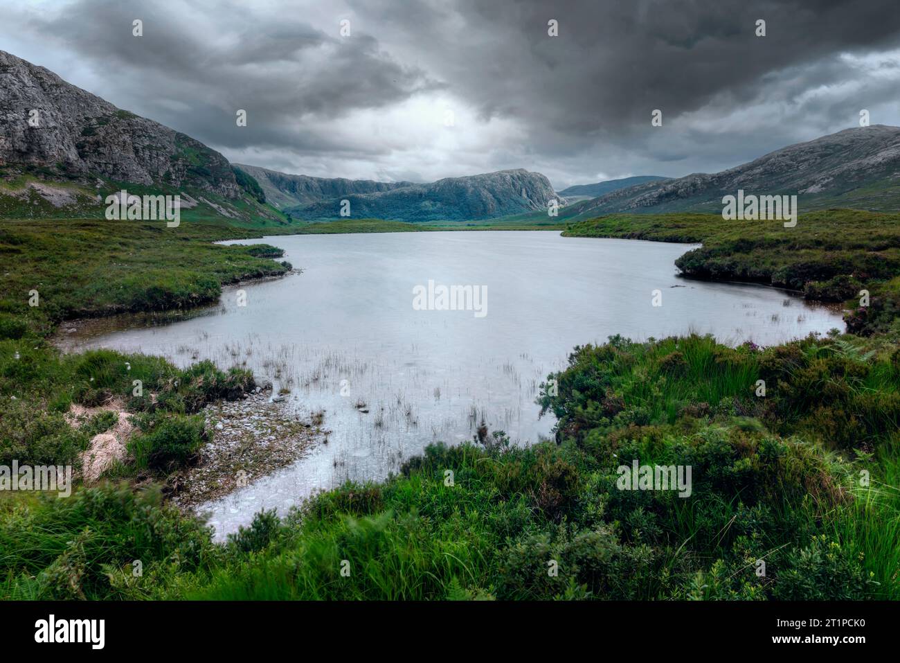 Lochs et munros le long de la NC 500 près de Polla, Sutherland, Écosse. Banque D'Images