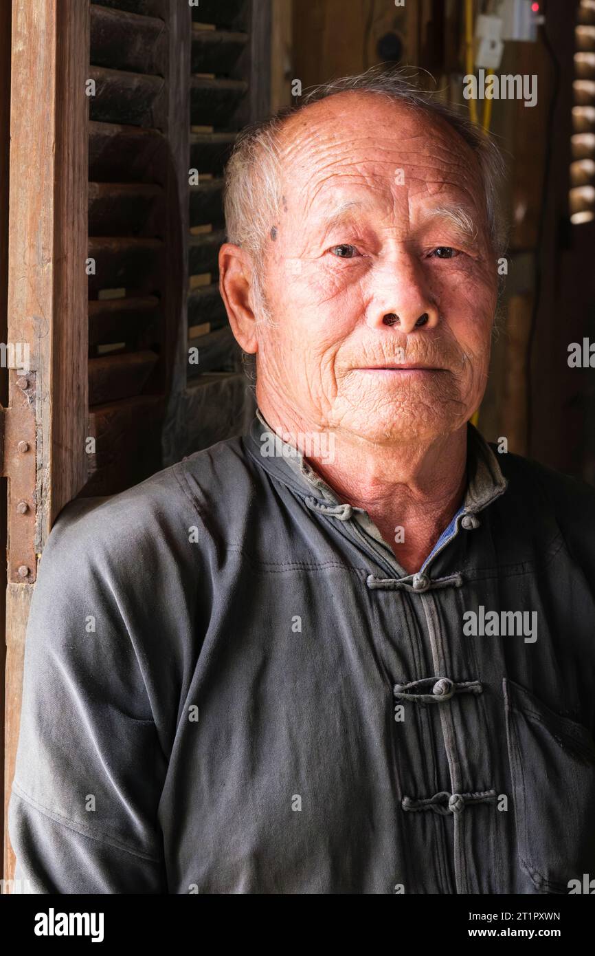 Bac Ha, Vietnam. Hmong Man. Âgé Province de Lao Cai. Banque D'Images