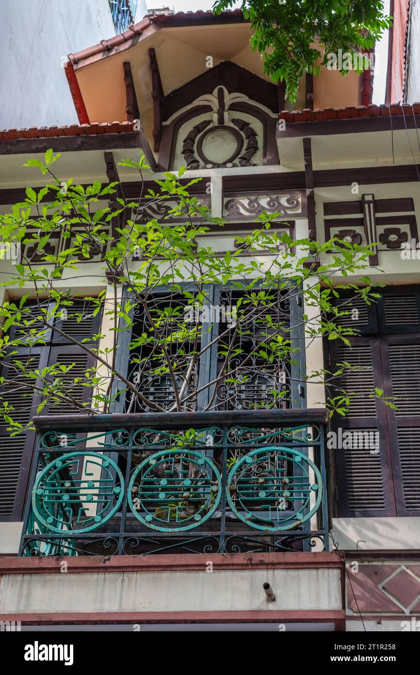 Architecture Indochine française du vieux quartier ou Phố cổ Hà Nội, Hanoi, Vietnam. Banque D'Images