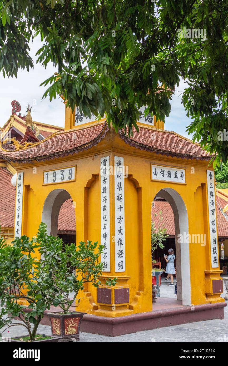 La Pagode Tran Quoc, la plus ancienne pagode bouddhiste à Hanoi. Quan Ho Tay (Westlake district), Hanoi, Vietnam. Banque D'Images