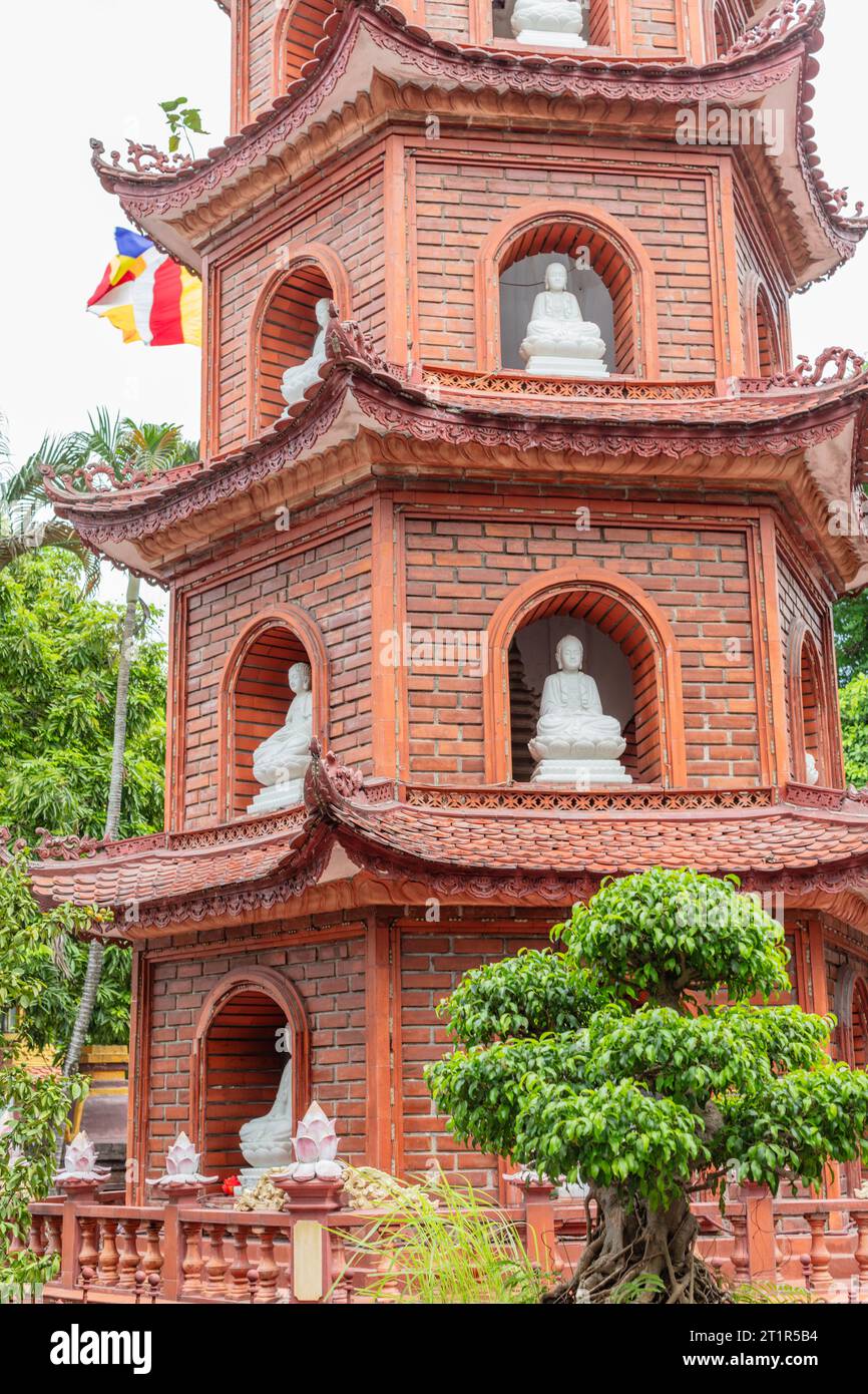 La Pagode Tran Quoc, la plus ancienne pagode bouddhiste à Hanoi. Quan Ho Tay (Westlake district), Hanoi, Vietnam. Banque D'Images