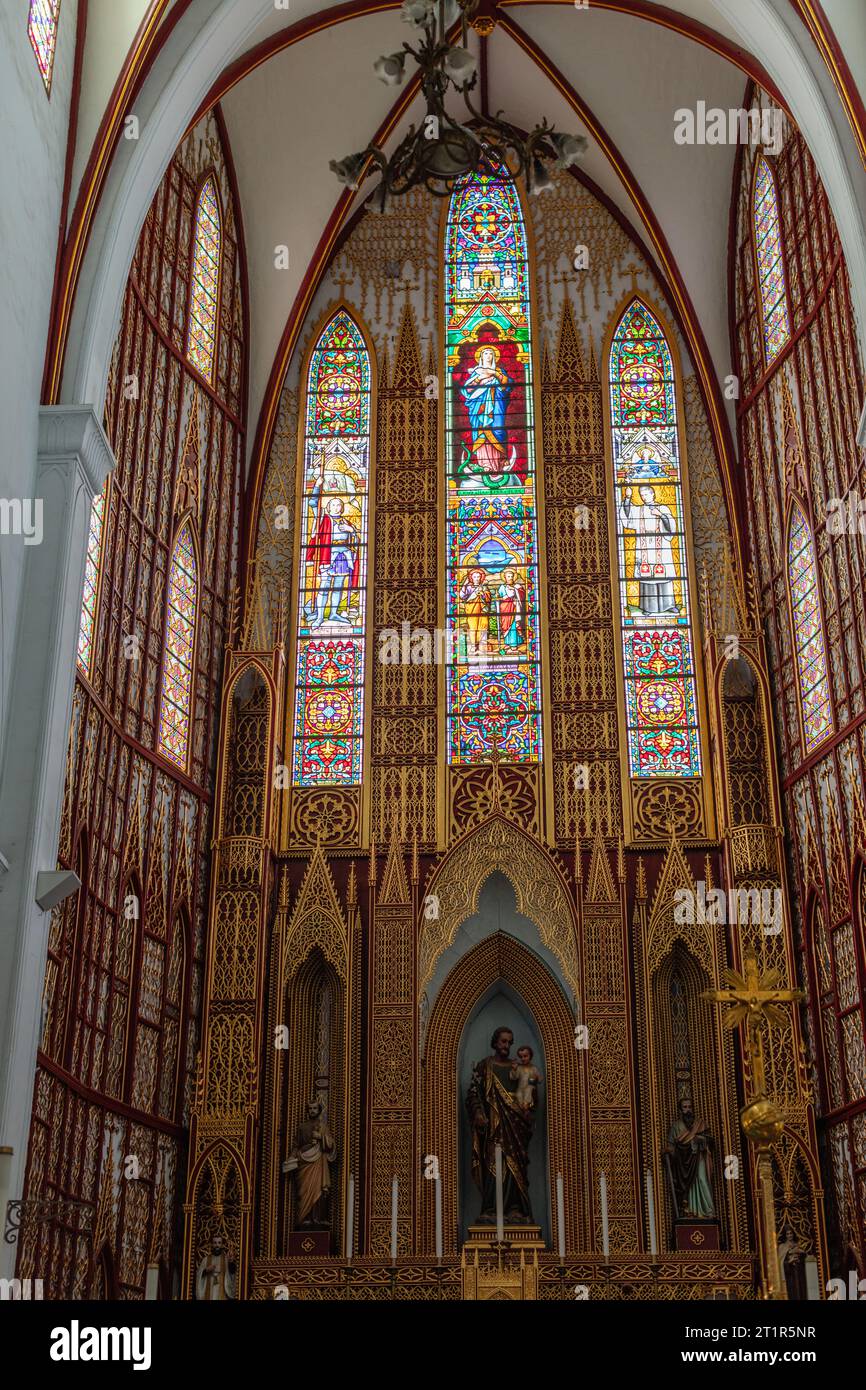 St. Intérieur de la cathédrale de Joseph, quartier OLS, Hanoi, Vietnam Banque D'Images