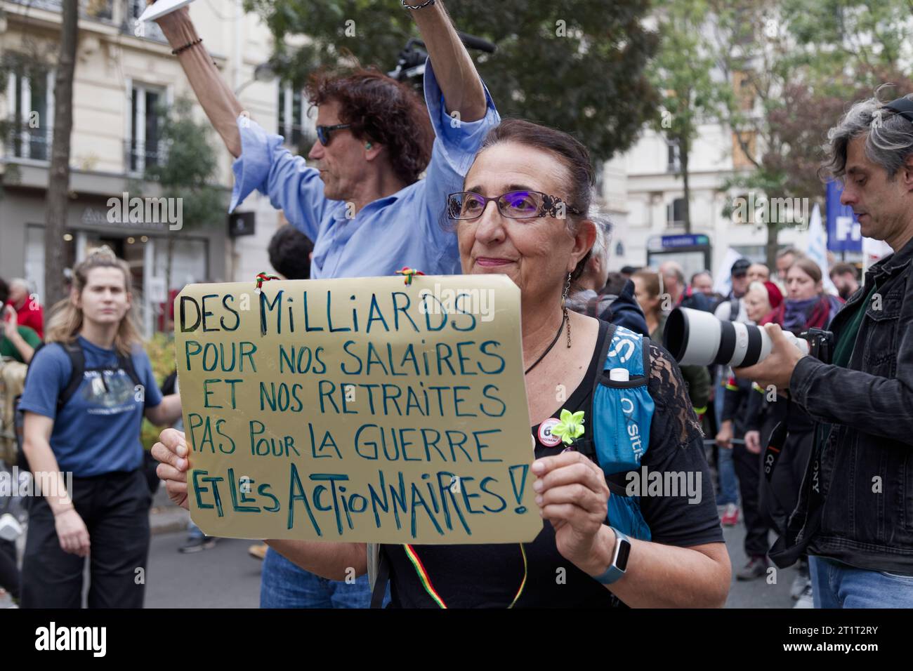 Paris, France.13 octobre 2023. Manifestation inter-syndicale pour l'augmentation des salaires, pour l'égalité des sexes, contre l'austérité, les retraites à Paris, France Banque D'Images