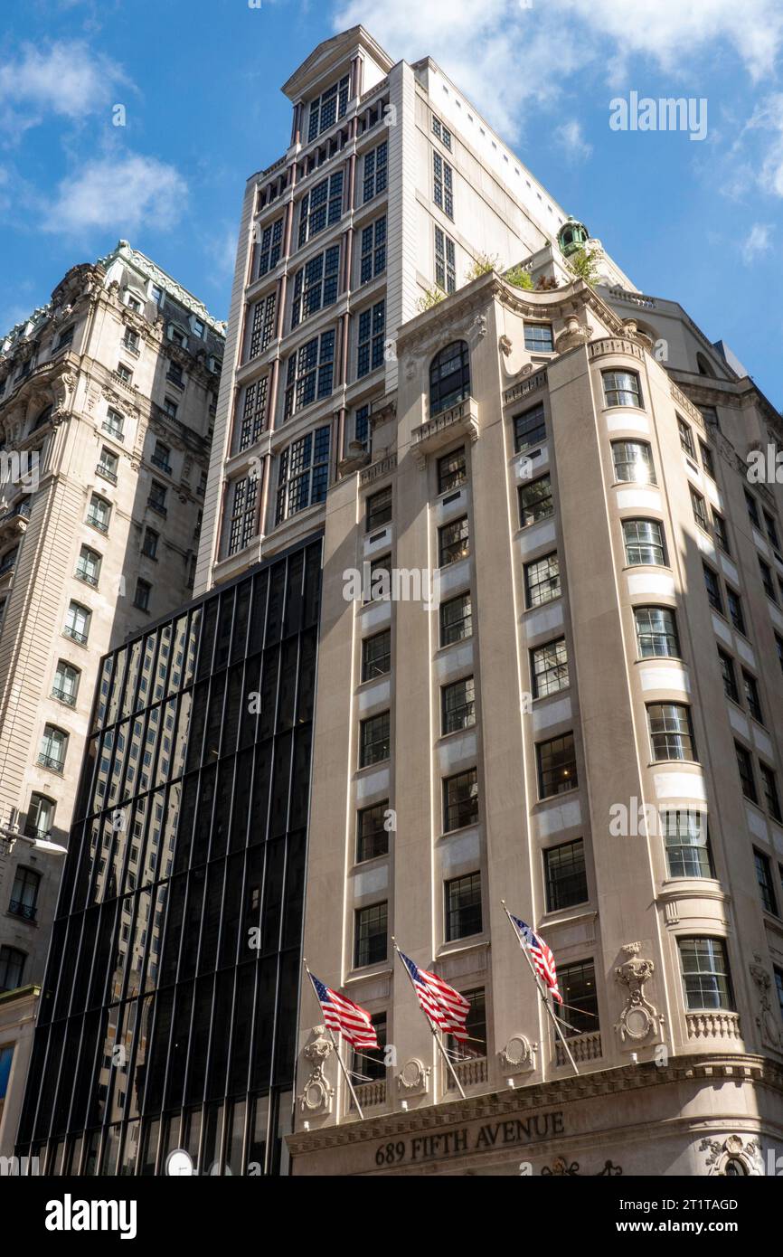 Le Takashimaya Building est un bâtiment historique construit en 1905 sur la Cinquième Avenue, 2023, New York City, États-Unis Banque D'Images