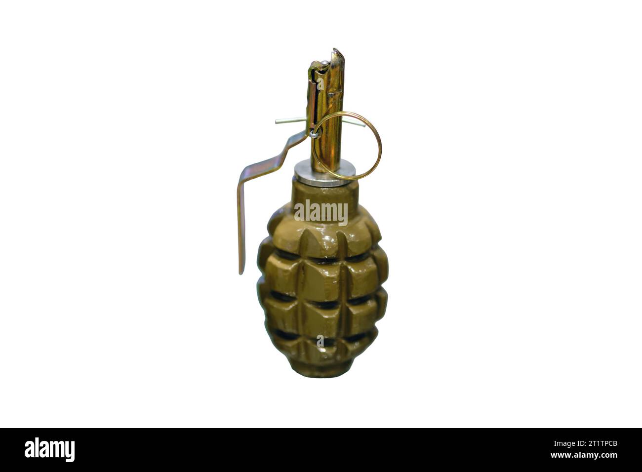 Une grenade vierge utilisée à des fins d'entraînement et d'éducation dans l'armée, isolée sur fond blanc. Banque D'Images