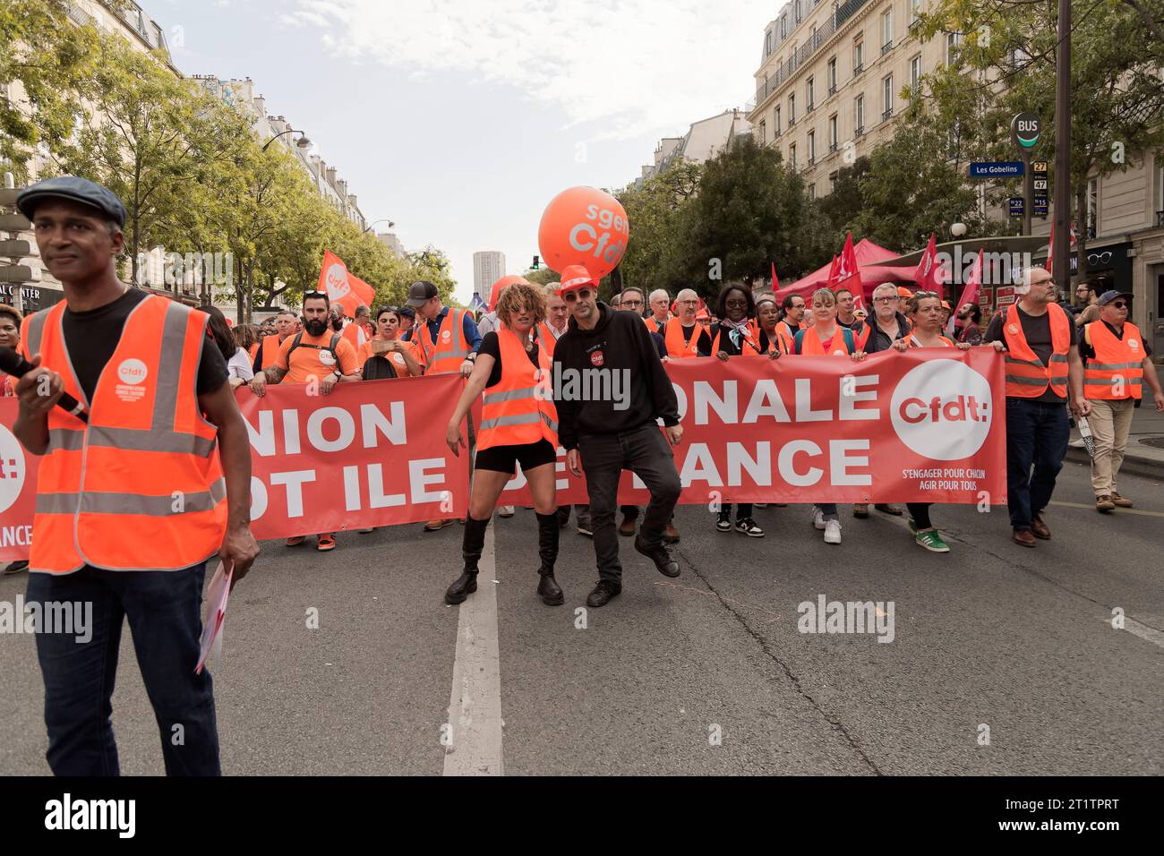 Paris, France.13 octobre 2023. Manifestation inter-syndicale pour l'augmentation des salaires, pour l'égalité des sexes, contre l'austérité, les retraites à Paris, France Banque D'Images