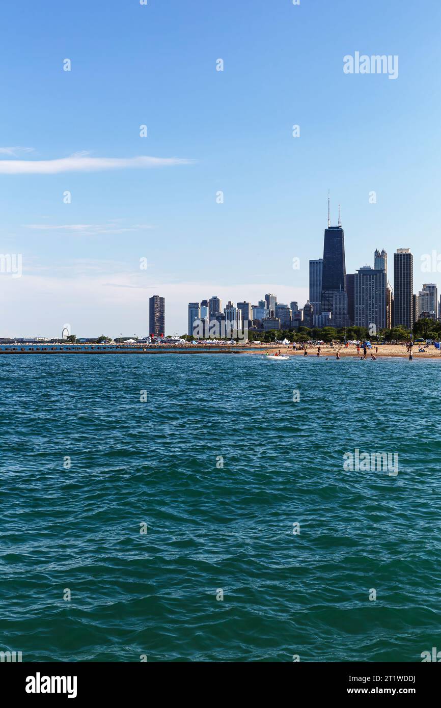Lac Michigan, ville de Chicago en arrière-plan, Chicago, Illinois, États-Unis Banque D'Images