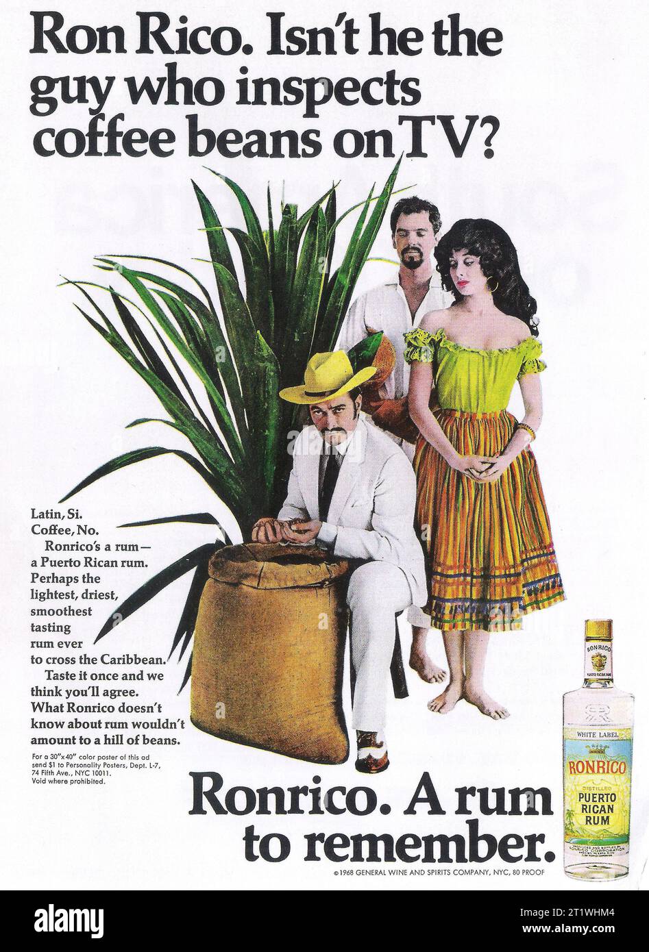 Ronrico Rum inspecte les grains de café sur la publicité TV 1968 Banque D'Images