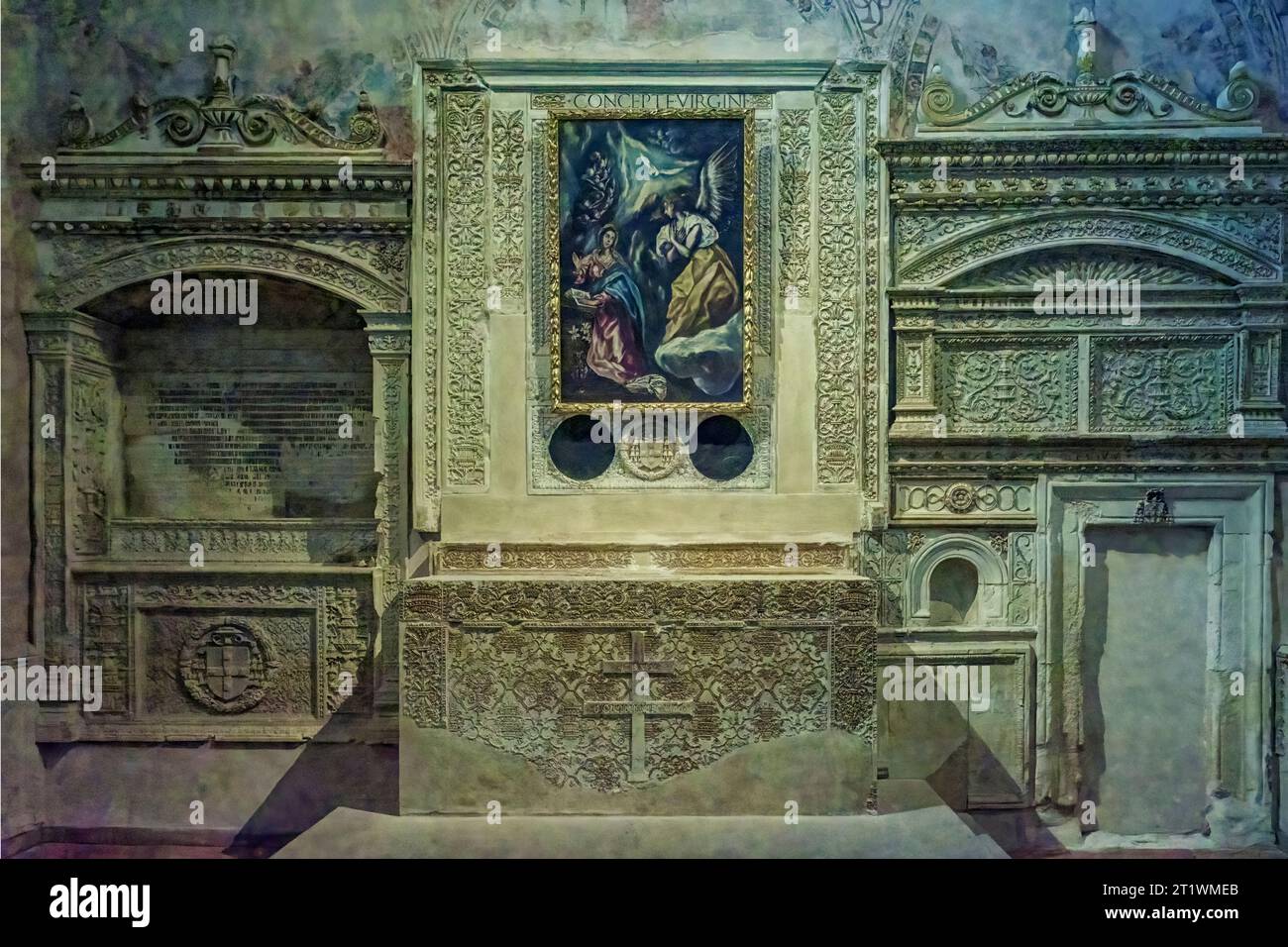 Murs avec peintures murales d'un jardin, arcades plateresques et la peinture à l'huile de l'Annonciation par El Greco, chapelle du Concepción, Sigüenza Banque D'Images