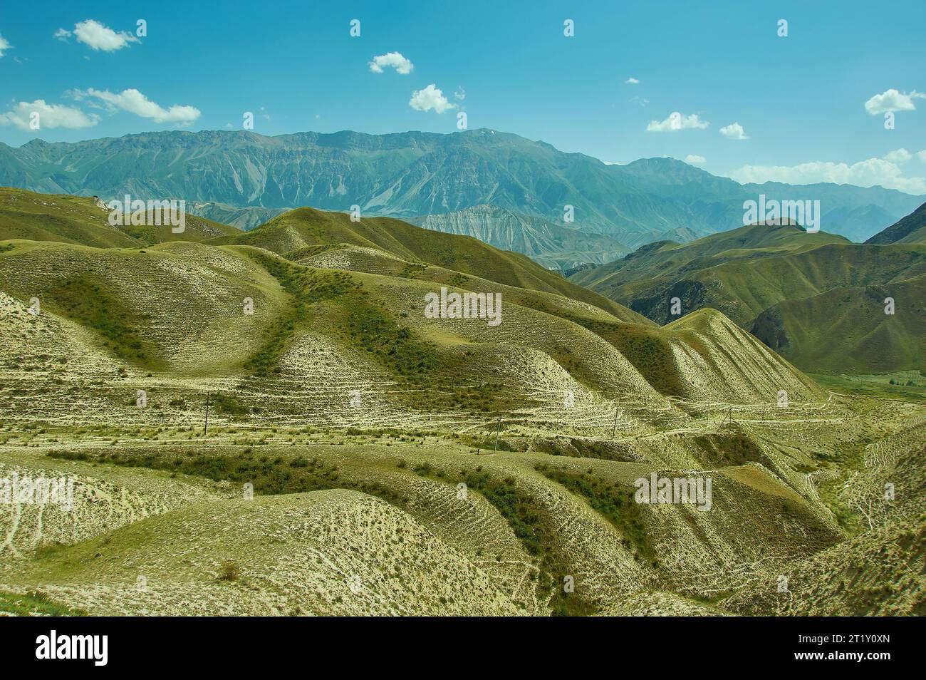 Plateau montagneux, route vers Kazarman, district de la région de Jalal-Abad à l'ouest du Kirghizistan Banque D'Images