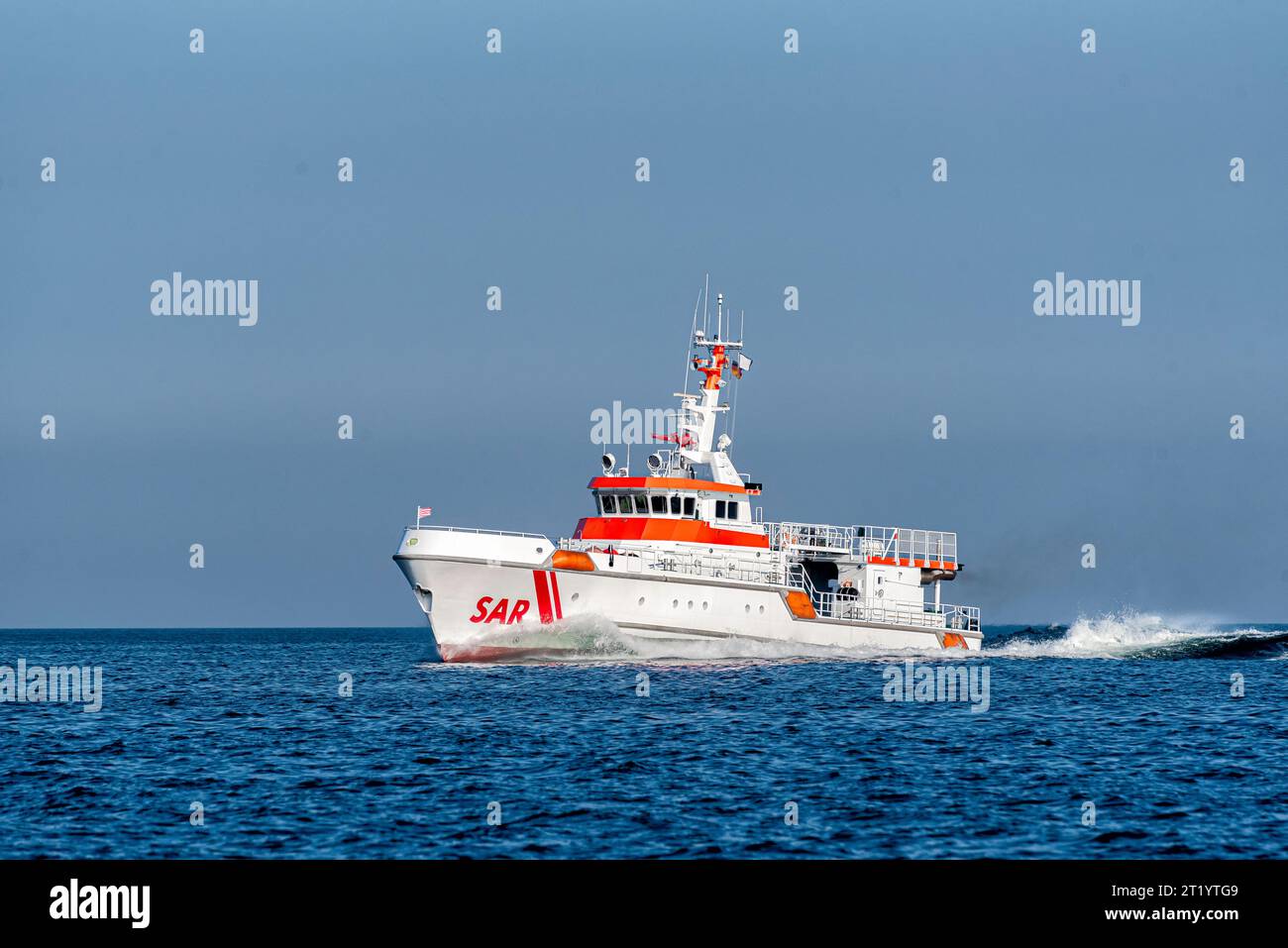 Croiseur de sauvetage en mer en mission d'urgence en mer Baltique Banque D'Images