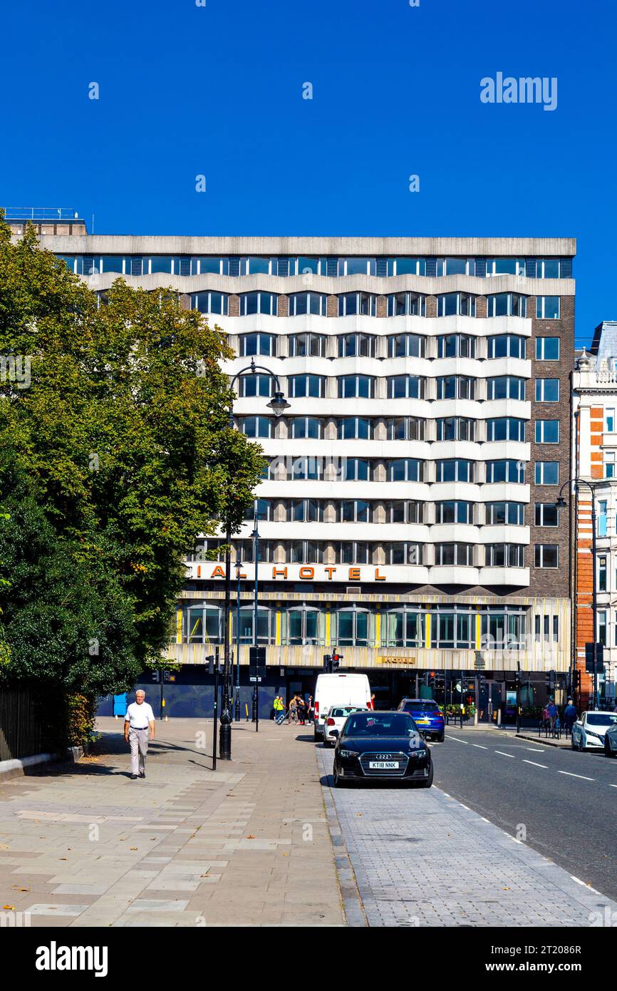 Extérieur de style brutaliste de l'Imperial Hotel, Bloomsbury, Londres, Angleterre Banque D'Images