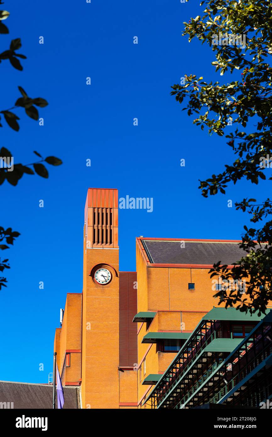 Extérieur de la British Library sur Euston Road, Londres, Angleterre Banque D'Images