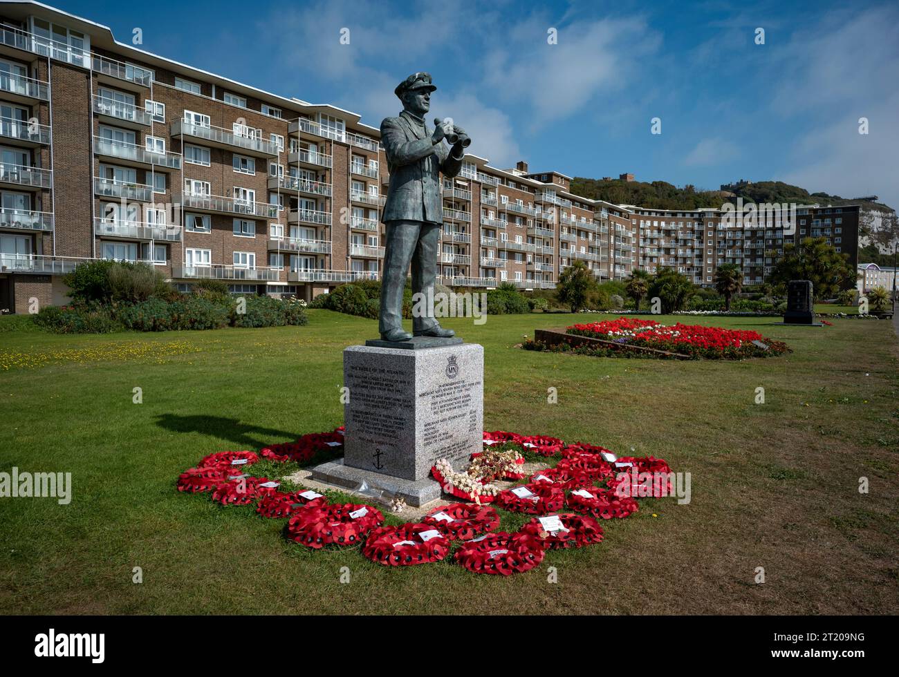 Mémorial sur les jardins surplombant Dover Port Kent Angleterre septembre 2023 Mémorial de la marine marchande. Banque D'Images