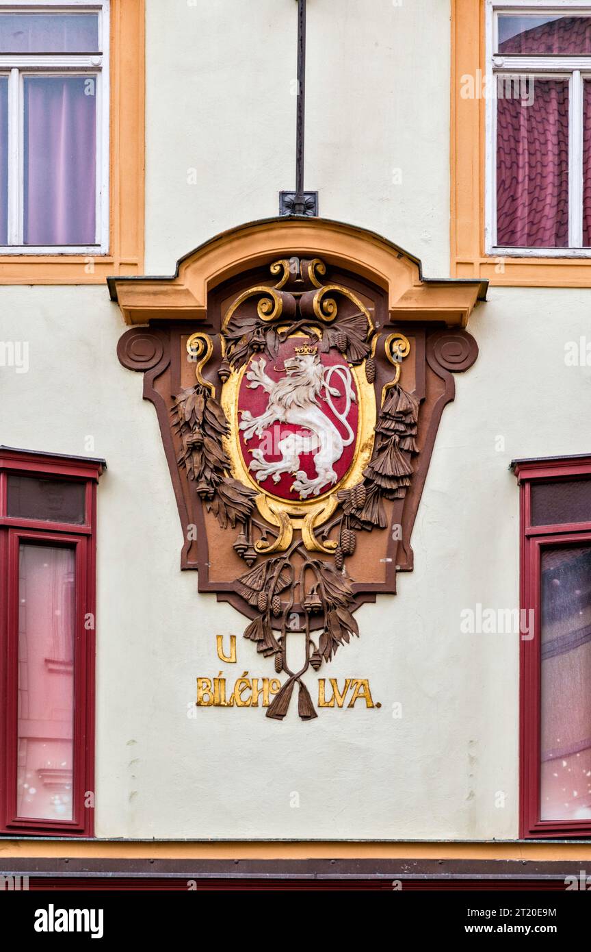 Cartouche de Lion de Bohême, armoiries de Tchécoslovaquie, maison 'at White Lion', Musée Madame Tussauds des figures de cire, quartier de la vieille ville, Prague, Tchéquie Banque D'Images