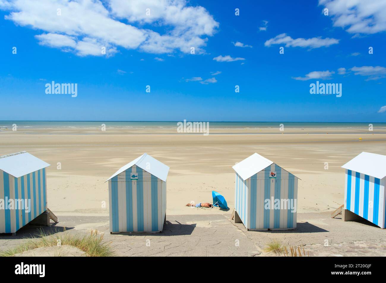 Neufchatel-Hardelot (nord de la France) : cabanes de plage sur la plage d'Hardelot-Plage Banque D'Images
