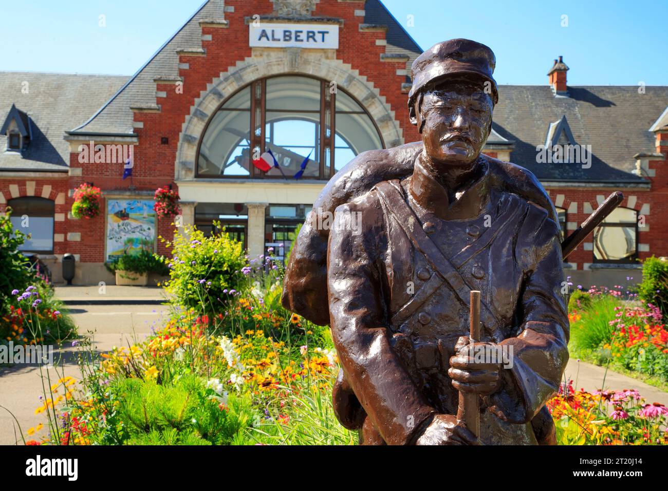 Albert (Nord de la France) : statues commémorant le centenaire de la première Guerre mondiale (WWI) Banque D'Images