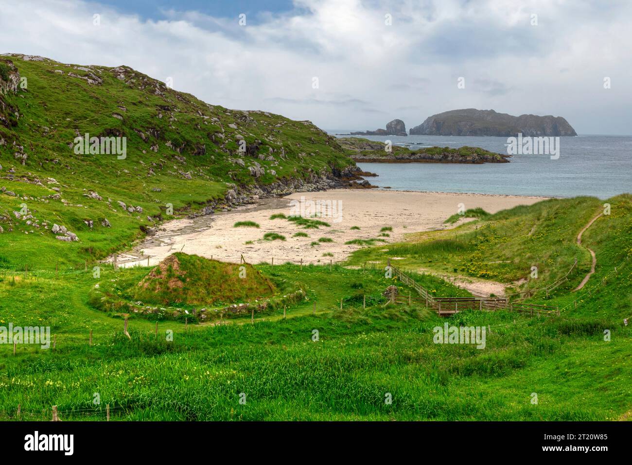 Bosta Beach est une belle plage de sable blanc située sur l'île de Great BERNERA, au large de la côte ouest de l'île de Lewis en Écosse. Banque D'Images