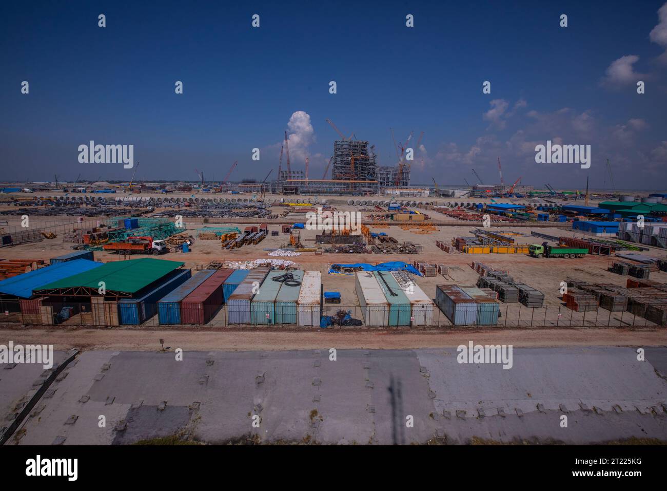 La centrale électrique de Matarbari est une centrale électrique au charbon de 1 200 mégawatts (2X600) en construction à Maheshkhali Upazila, dans le district de Cox's Bazar, dans le SO Banque D'Images