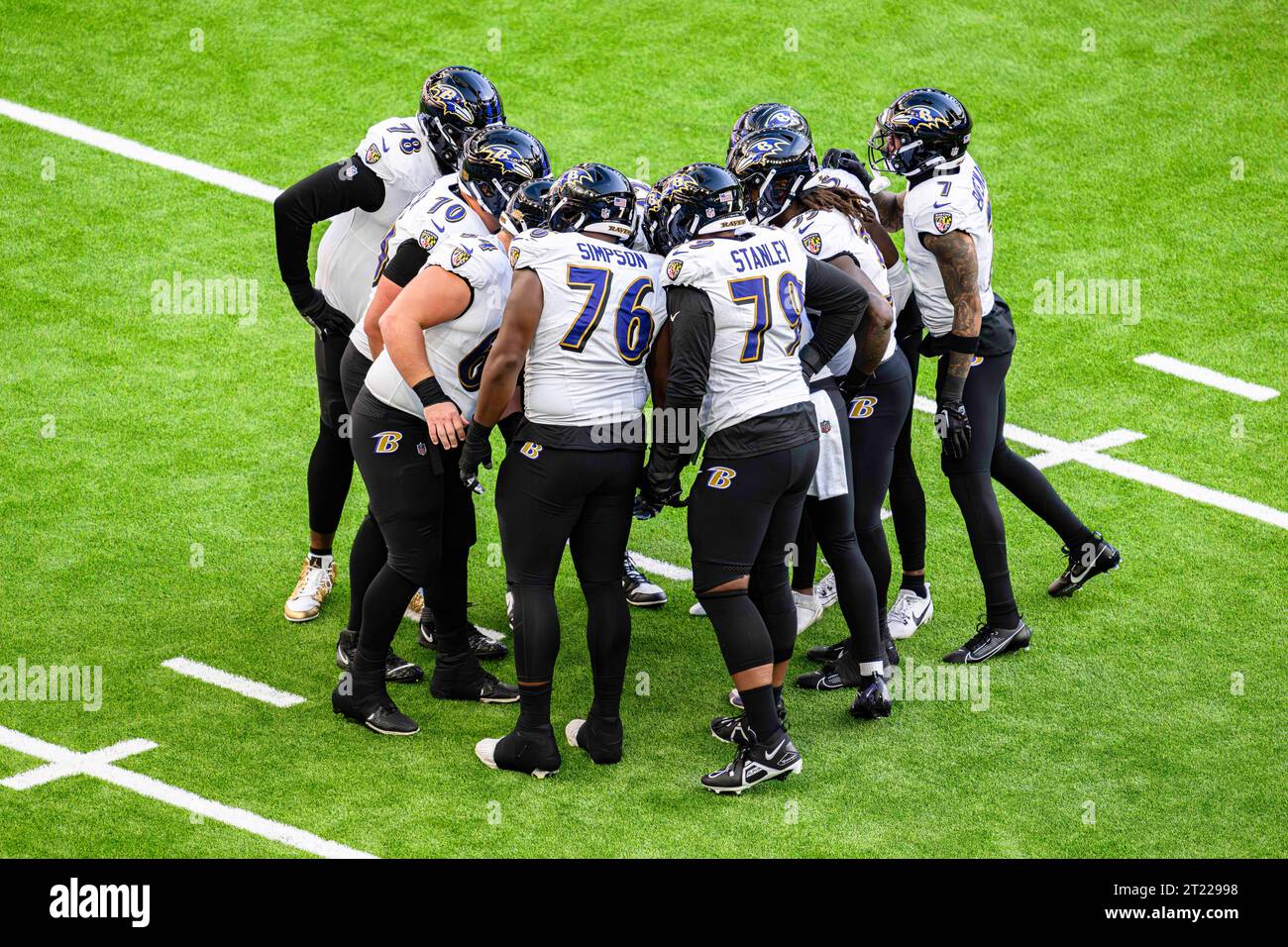 LONDRES, ROYAUME-UNI. 15 octobre 23. L'équipe des Ravens de Baltimore se disputent lors de la NFL 2023 London Series - Baltimore Ravens vs Tennessee Titans au Tottenham Hotspur Stadium le dimanche 15 octobre 2023. LONDRES ANGLETERRE. Crédit : Taka G Wu/Alamy Live News Banque D'Images