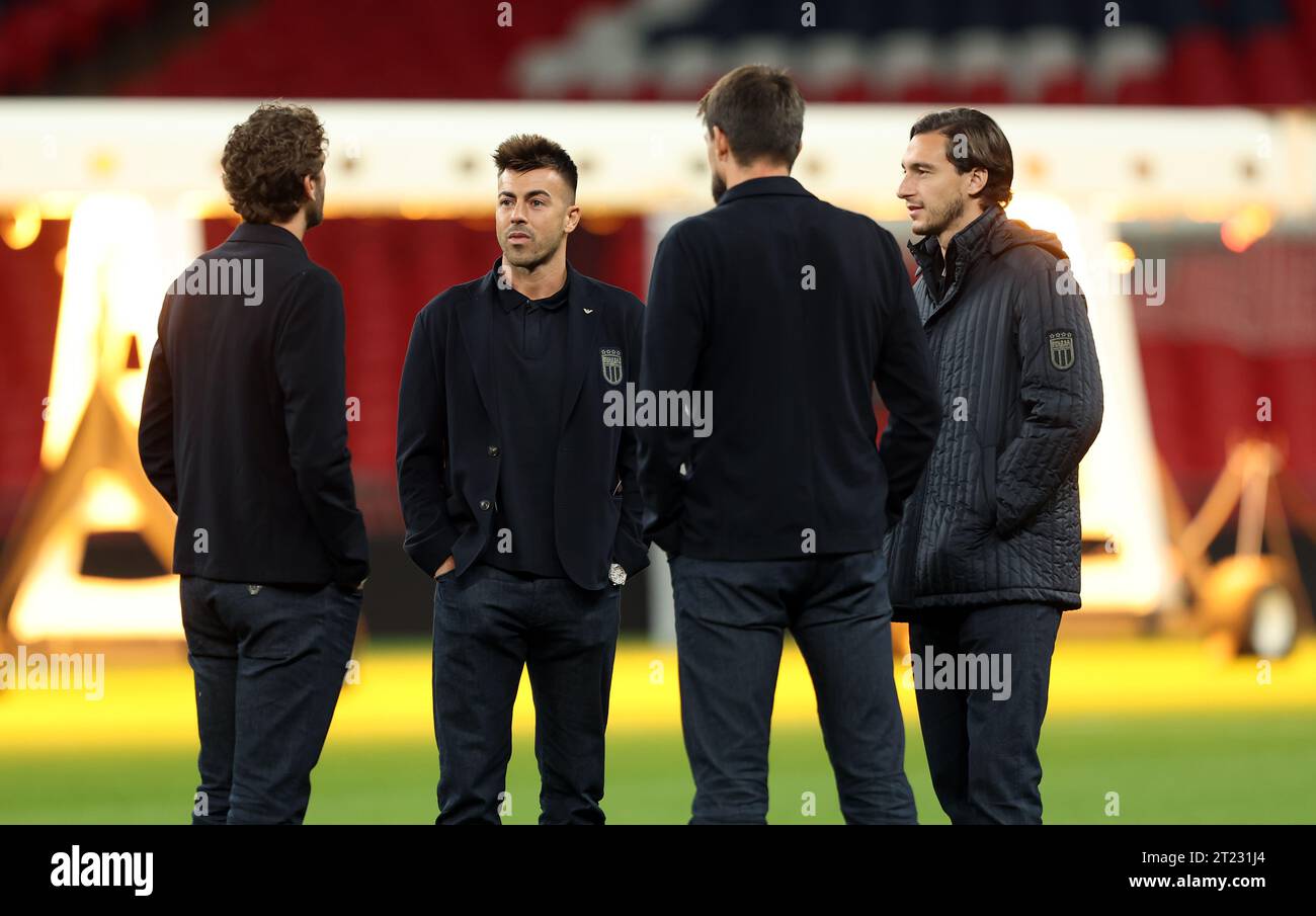 L'Italien Stephan El Shaarawy et ses coéquipiers lors d'une promenade au stade de Wembley, à Londres. Date de la photo : lundi 16 octobre 2023. Banque D'Images