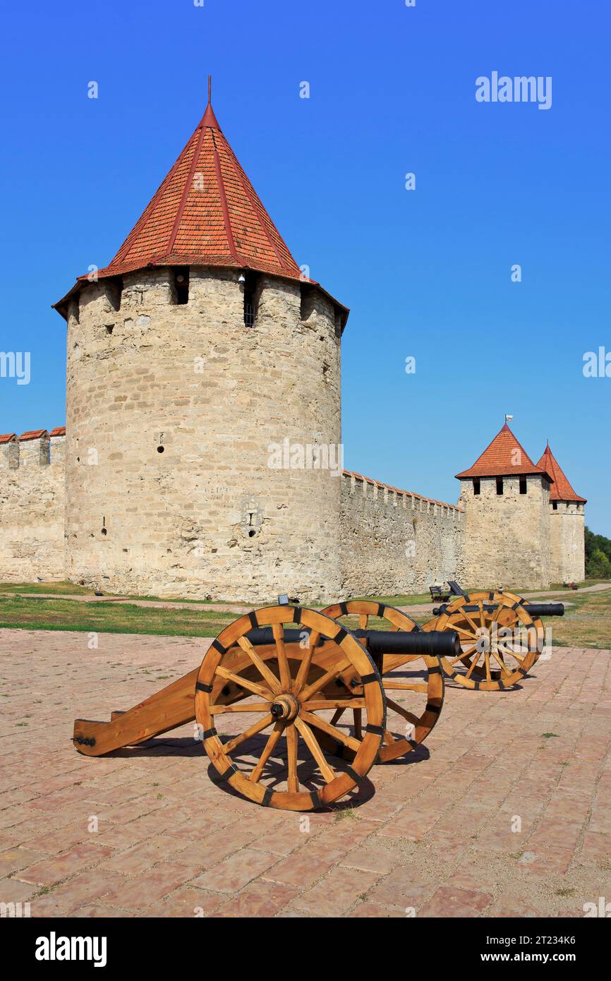 Canons de la forteresse Tighina du 15e siècle à Bender (Transnistrie), Moldavie Banque D'Images
