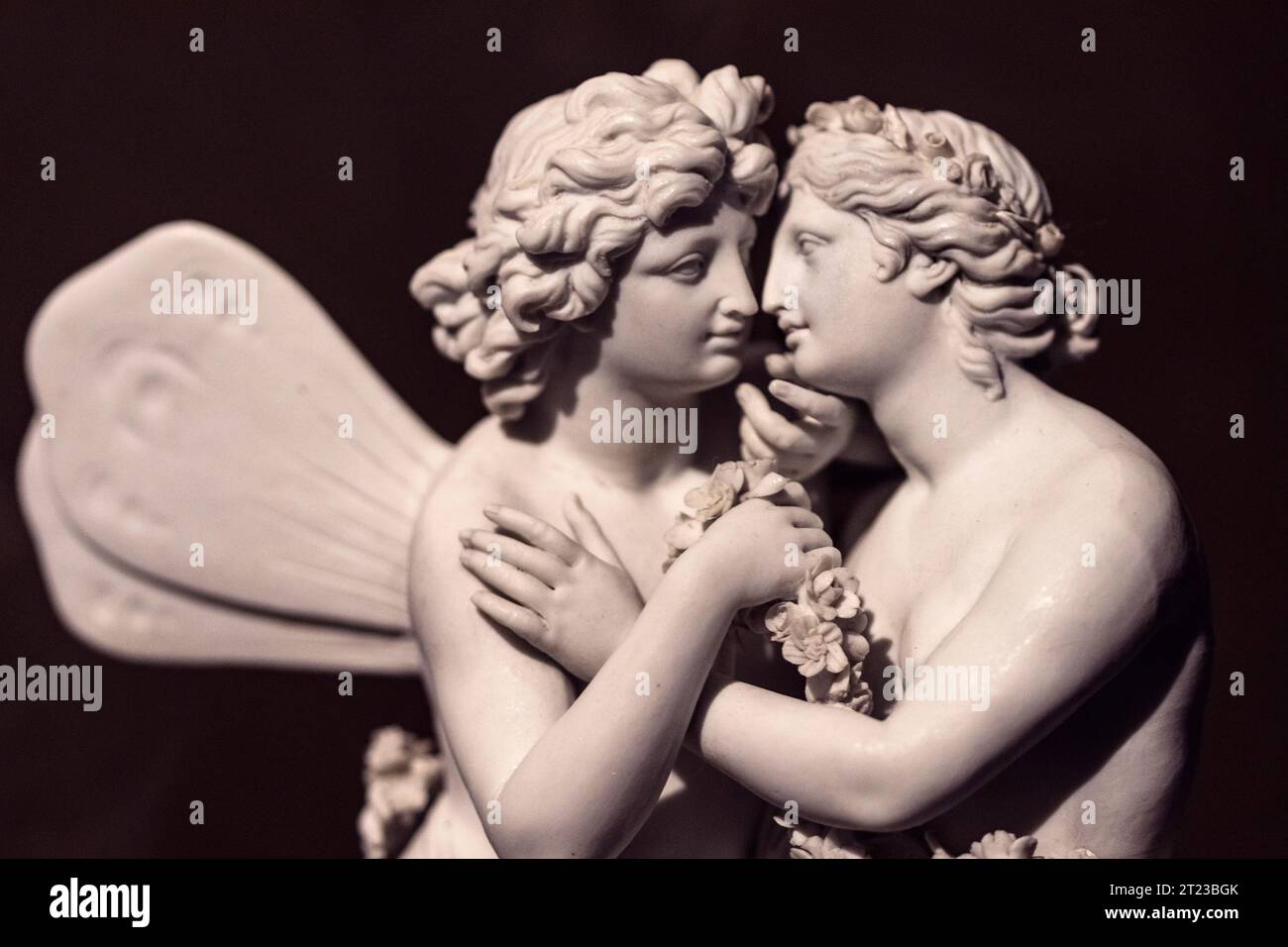 Une figurine Cupidon et Psyché - un cadeau de mariage Cornelia Vanderbilt - est vu au musée Legacy sur le domaine Biltmore à Asheville NC USA Banque D'Images