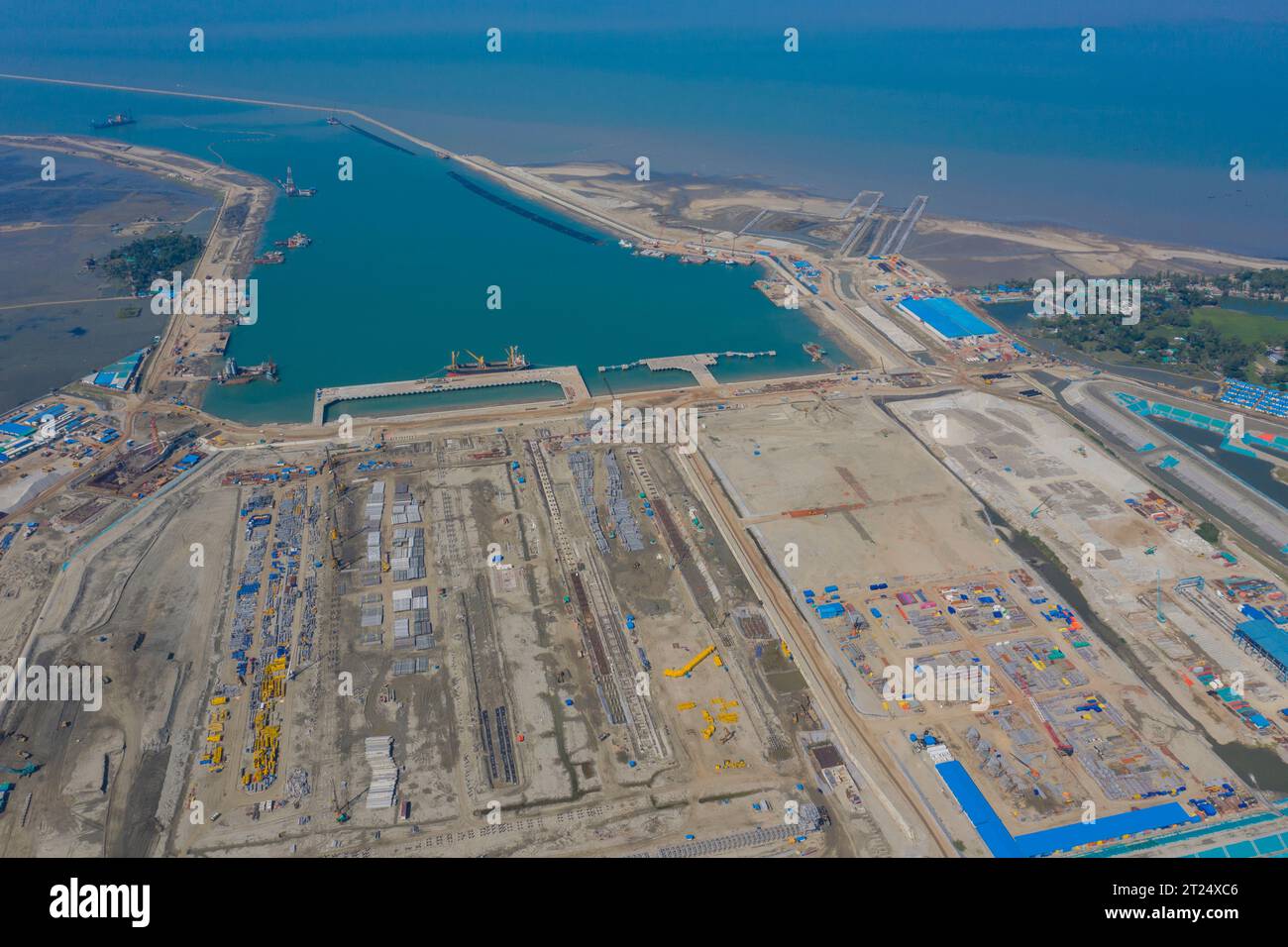 Le port de Matarbari, en construction, est un port en haute mer situé à Matarbari dans le district de Maheshkhali Upazila, dans le district de Cox's Bazar, au Bangladesh. Banque D'Images