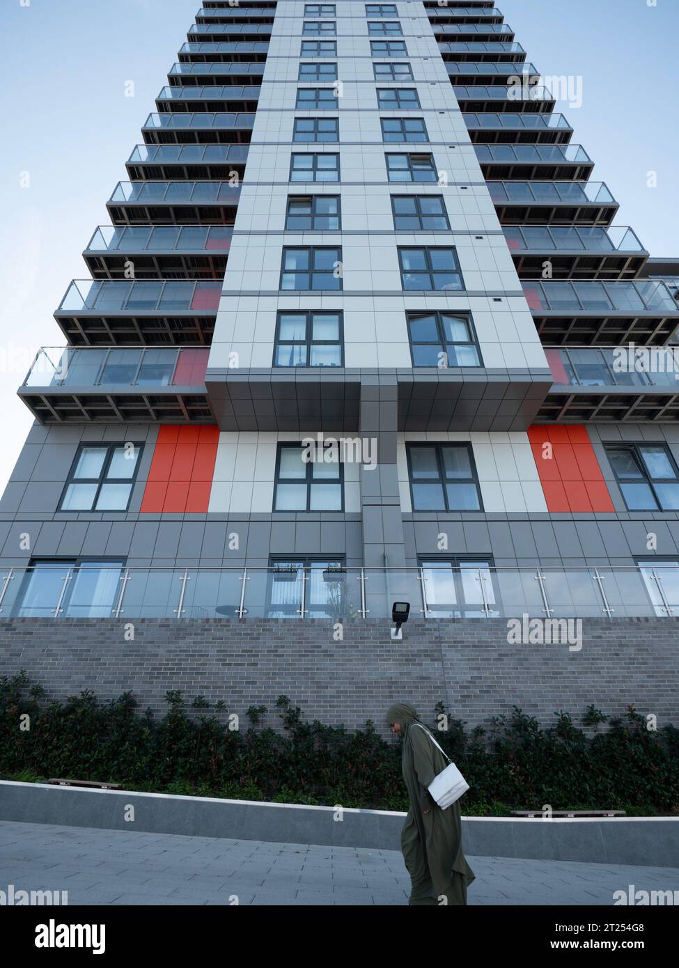 23 étages Mast Quay phase II , développement de luxe d'appartements, Woolwich Church Street Londres, construit par Comer Homes, les blocs de tour Mast Quay sont un développement de construction-à-louer, et sont sous la menace de démolition par Royal Borough de Greenwich Banque D'Images