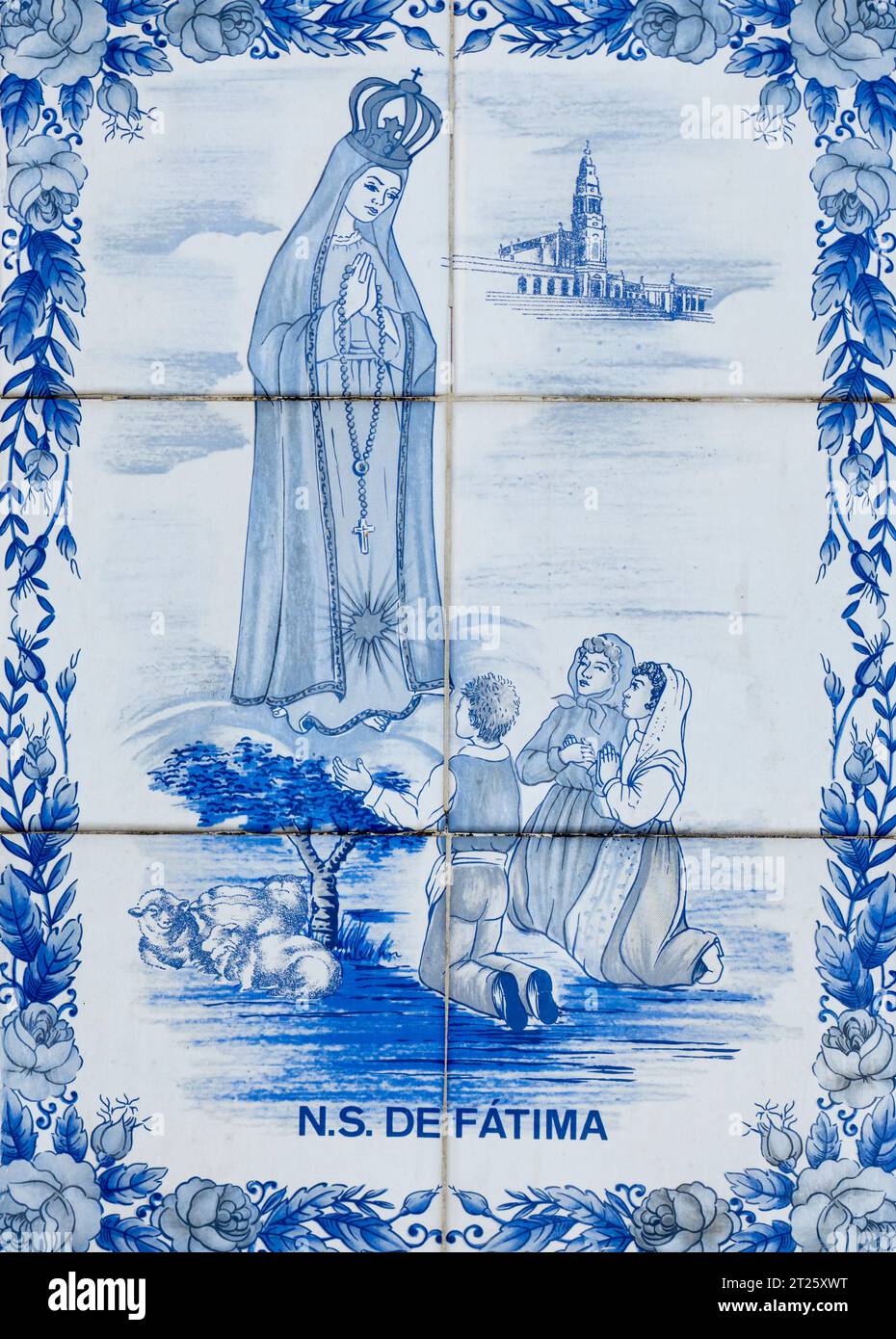 Nossa Senhora de Fátima, notre dame de Fatima (1917 apparition de la Vierge Marie à Fatima, Portugal) Art religieux chrétien en céramique peinte à la main t Banque D'Images