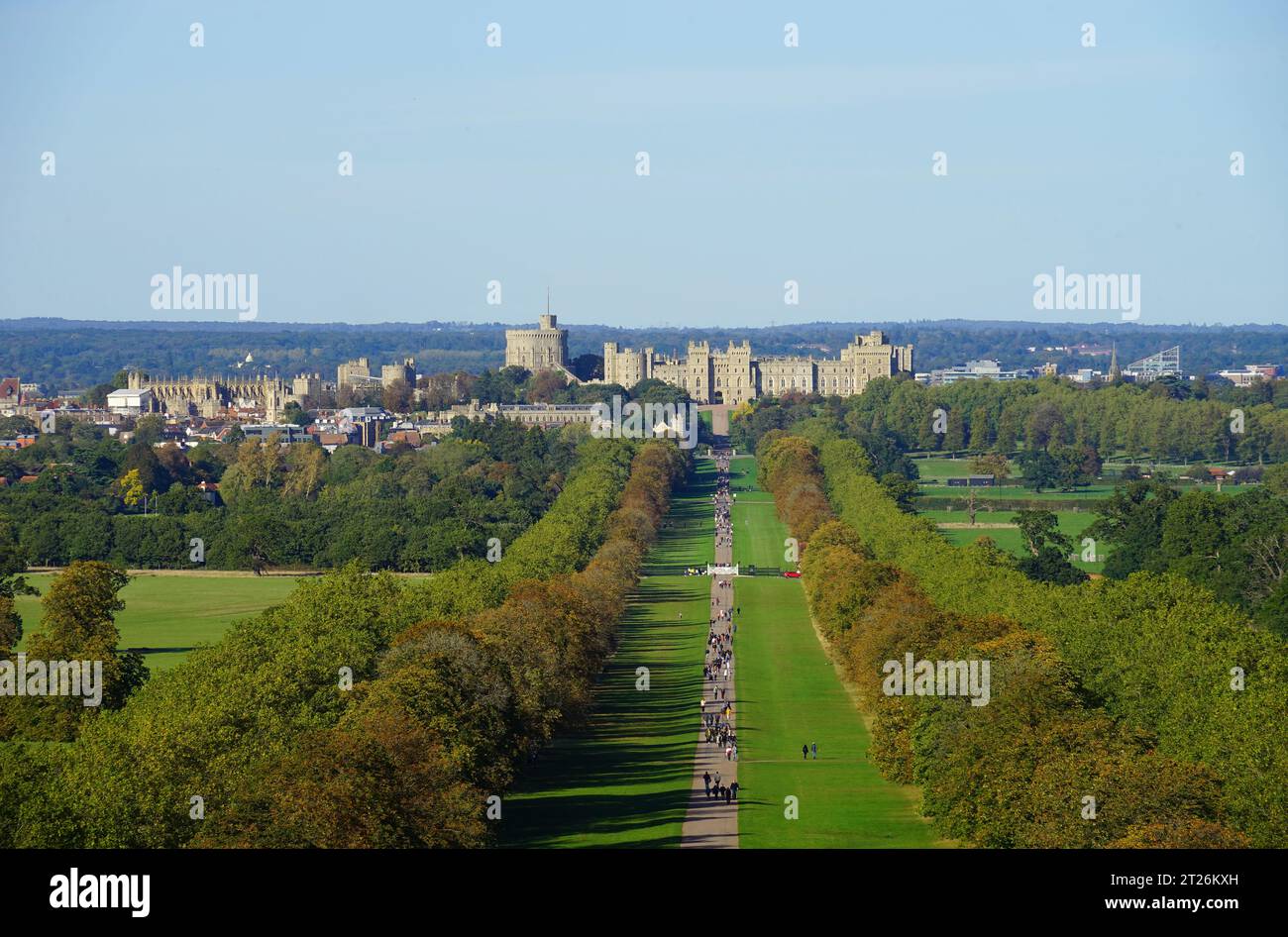 Vue sur le long Walk jusqu'au château de Windsor Banque D'Images