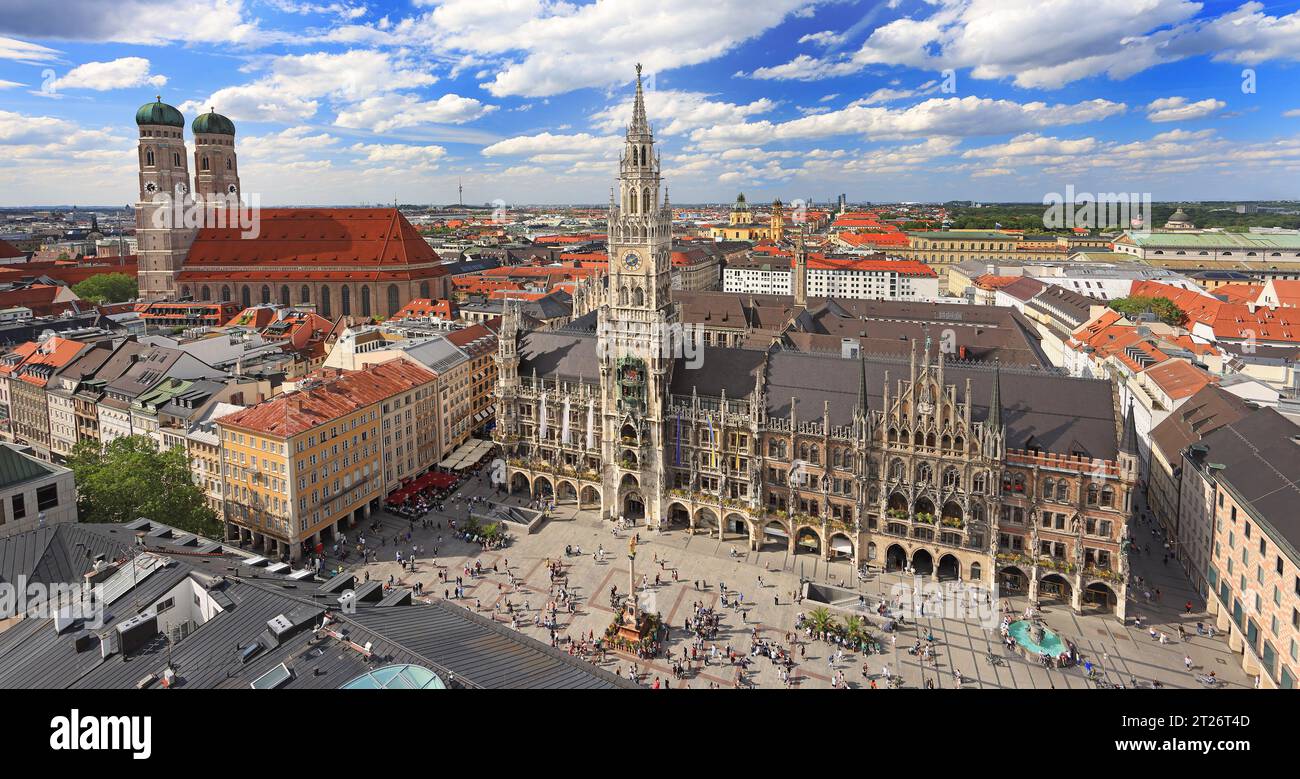 Vue aérienne de Munich, y compris Marienplatz et Frauenkirche, Allemagne Banque D'Images