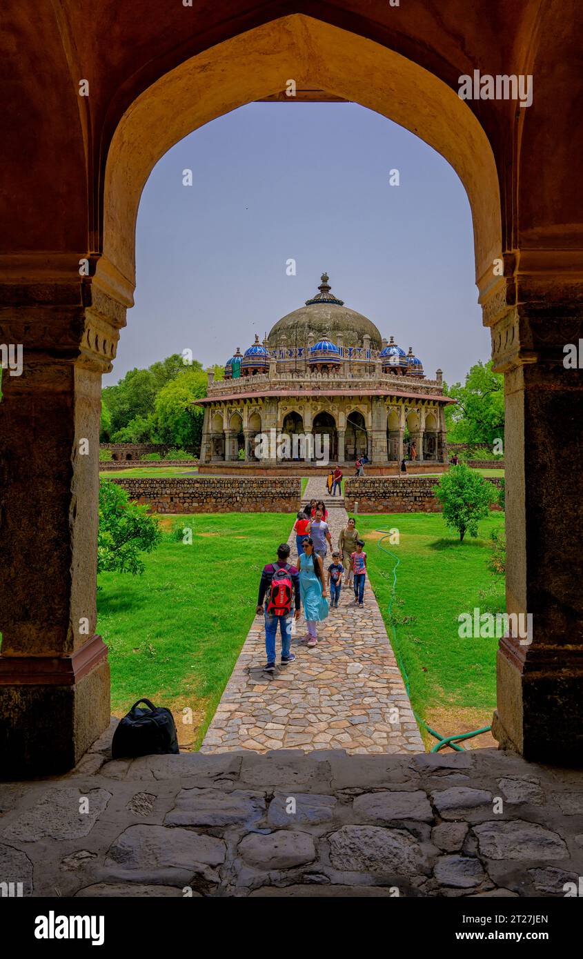 La tombe octogonale d'ISA Khan est située sur le site du complexe de la tombe de l'empereur moghol Humayun à Delhi Banque D'Images