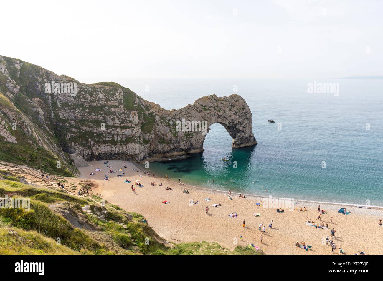 Durdle Door formation rocheuse calcaire et plage, septembre 2023, côte jurassique dans le Dorset Angleterre, Royaume-Uni Banque D'Images